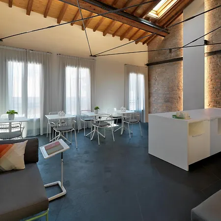 アパートホテル Canalchiaro 13