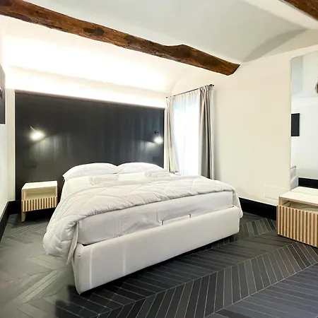 アパートホテル Canalchiaro 13 4*